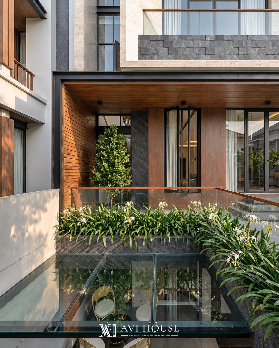 MR. CHIẾN HOUSE