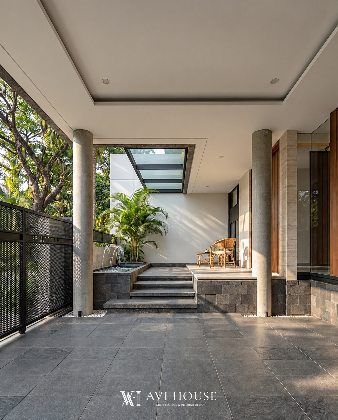MR. CHIẾN HOUSE